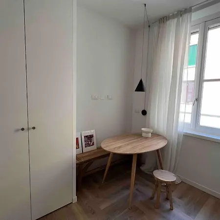 Apartamento Cozy New Flat In Garibaldi, Isola