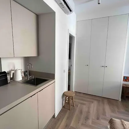 Apartamento Cozy New Flat In Garibaldi, Isola