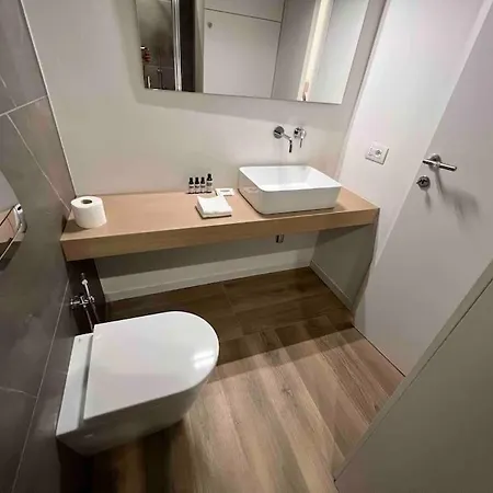 Cozy New Flat In Garibaldi, Isola *